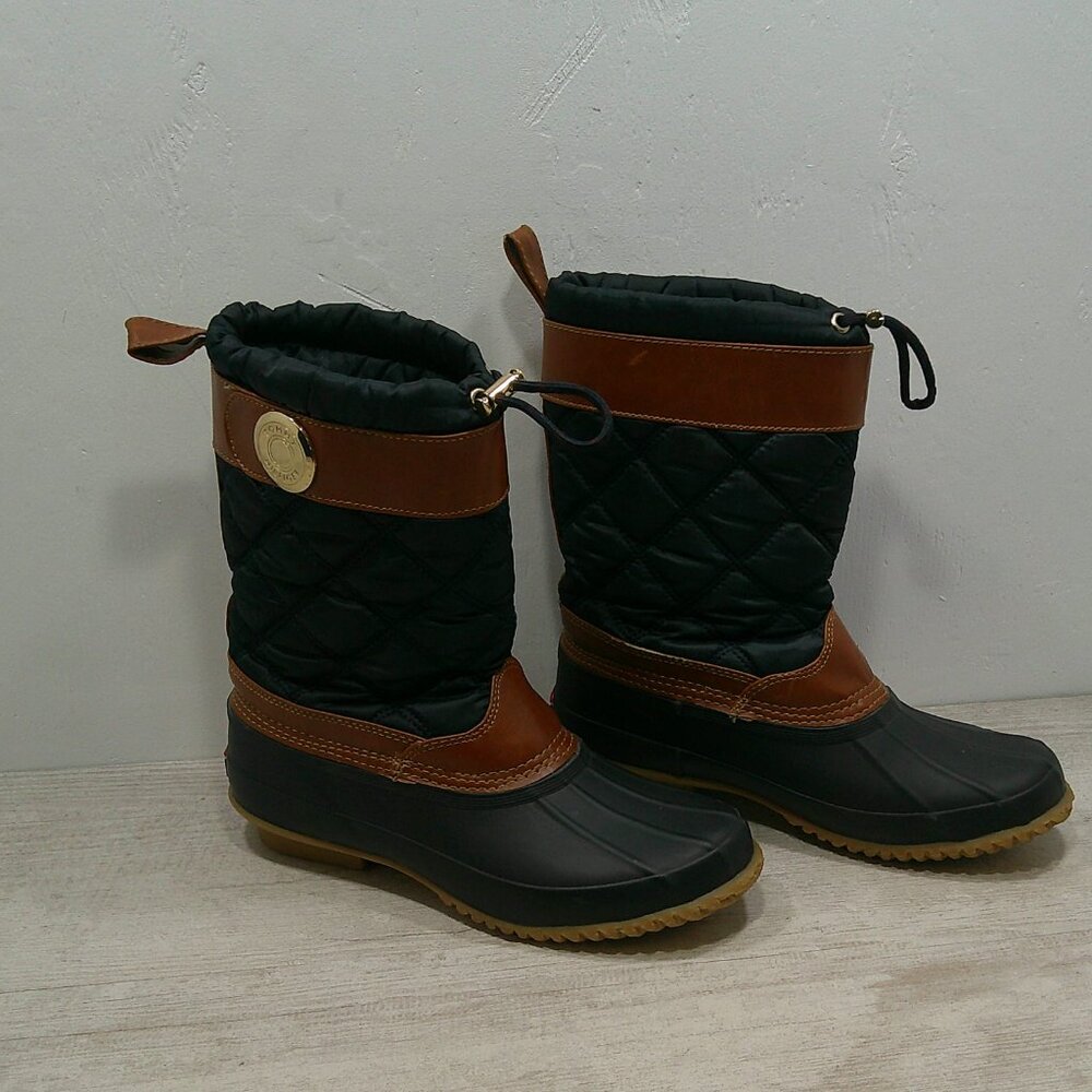 Tommy Hilfiger Preppy Navy and Cognac Arcadia Quilted Duck | Snow Boots Size 7